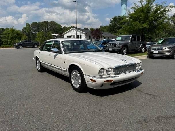 JAGUAR VANDEN PLAS 2001 SAJDA24C11LF27564 image JAGUAR VANDEN PLAS 2001 SAJDA24C11LF27564 image
